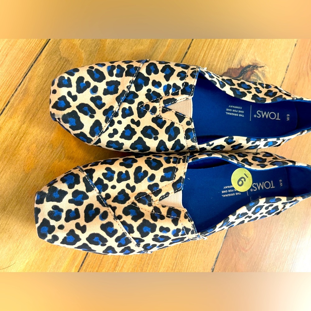 Tom’s leopard women’s original Alpargata slip on shoes. New without tags
